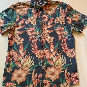 Hawaiian Flower Button Down Short Sleeve